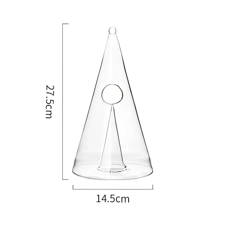 Korean-style clear glass waterfall decanter with 501-600ml capacity showing pouring stream