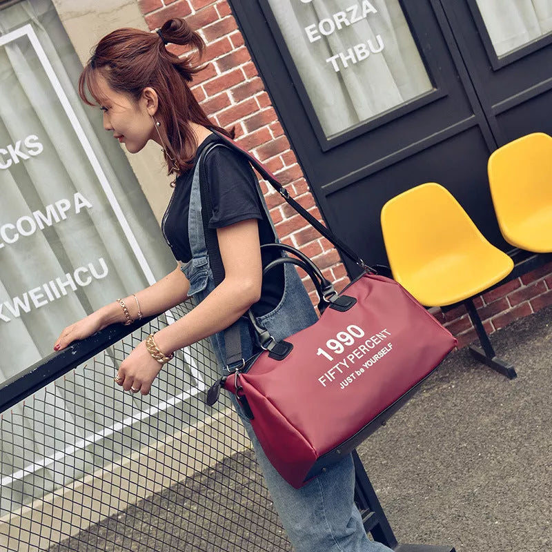 Large-capacity fitness sports bag with adjustable shoulder strap in various colors