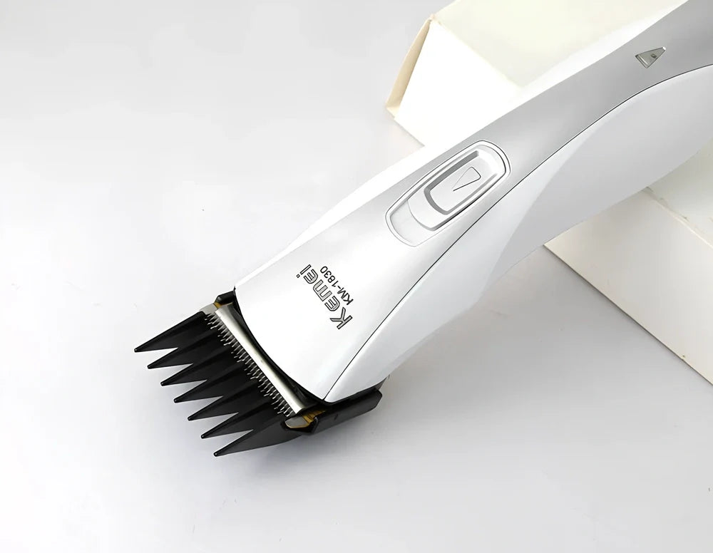 White KM-1830 electric hair clipper, 18.2 x 5 cm compact design, 3W power for home trimming