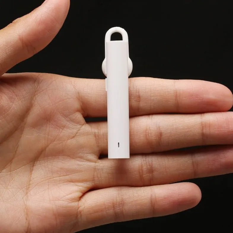 Compact wireless Bluetooth headset in black or white with Bluetooth 4.1 technology