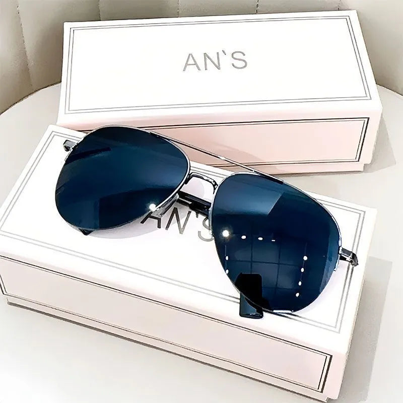 Big face aviator sunglasses with metal frame and UV-protective resin lenses in multiple colour options
