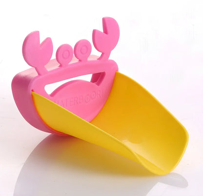 Multicolor crab-shaped polyethylene faucet extender, 8x11x6cm, for kids' bathroom hand washing on UK taps