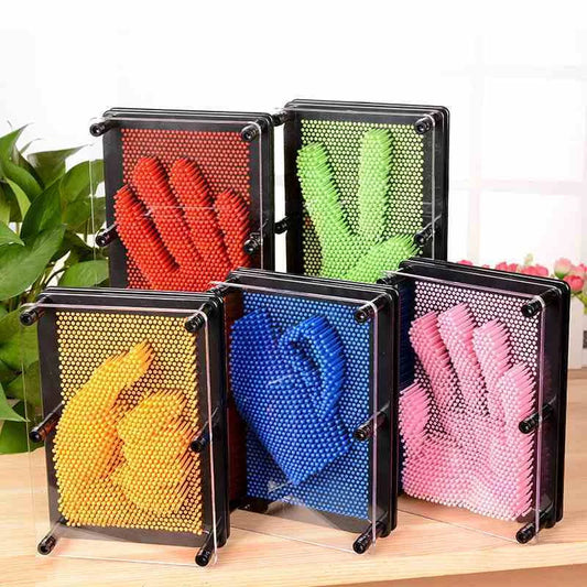 Customizable 3D Sculpture Frame with array of blunt pins for capturing intricate 3D details of any object or body part