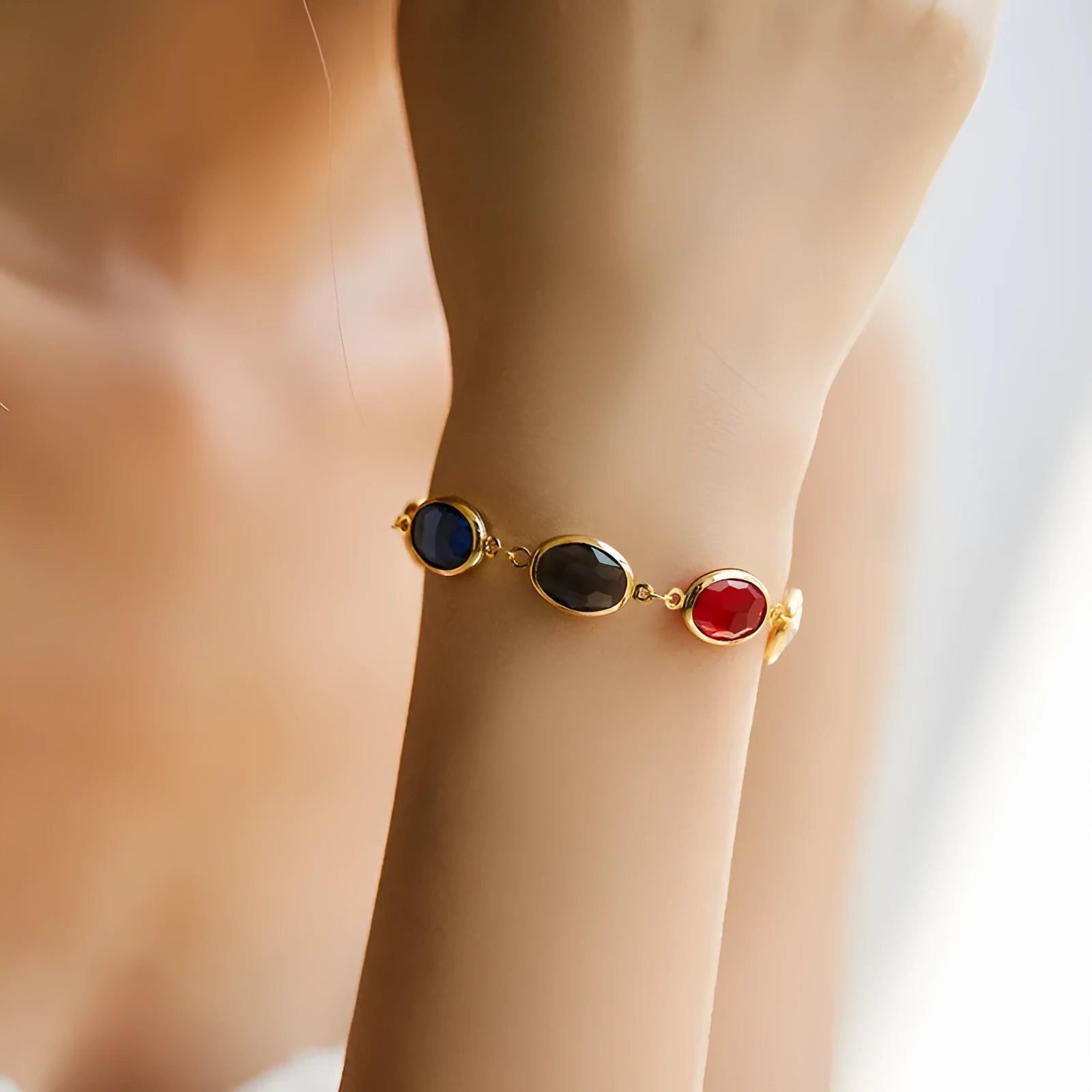 Geometric women's bracelet with glass inlay on 18K copper in blue, green or multicolour options
