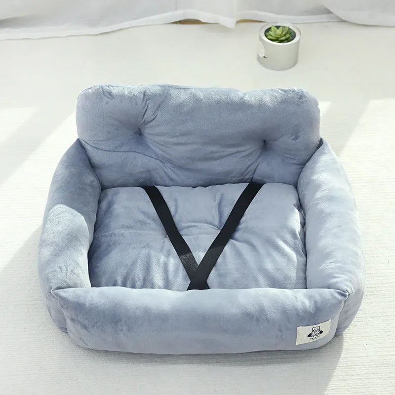 Grey and blue plaid car-mounted dog nest with stain-resistant cloth in 40x30x30cm and 55x40x30cm sizes