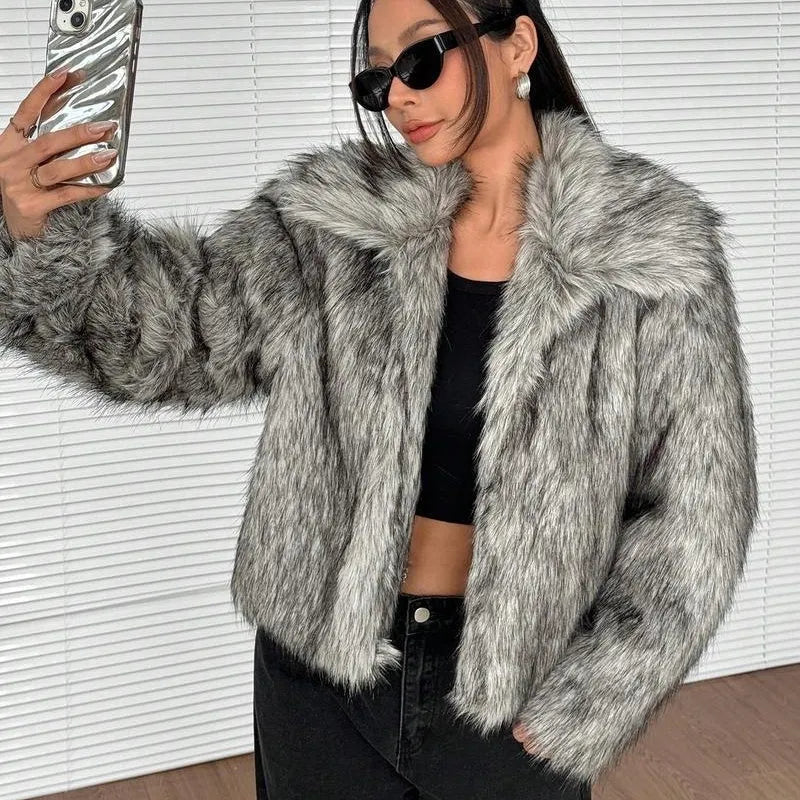 Women's artificial fox fur coat with fur collar in short 40cm length