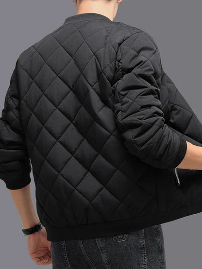 A warm, wind-resistant insulated jacket with a unique rhombic sewing design, available in a variety of fashionable colors for men.