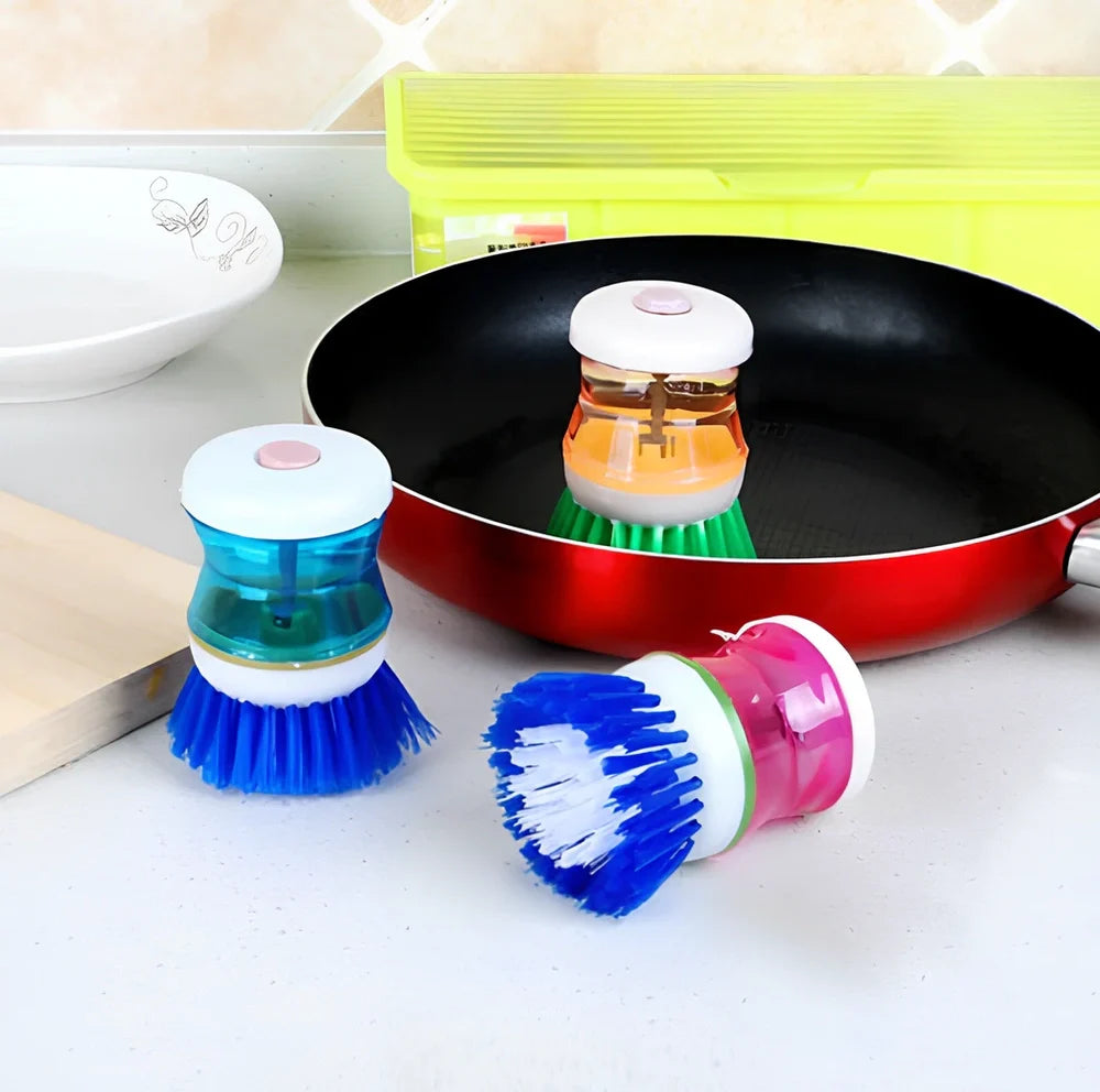 Compact soap dispensing palm brush, 5.5cm diameter head, 7cm length, polypropylene for kitchen scrubbing