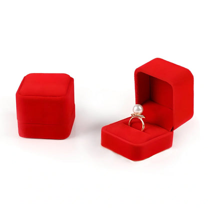 Flannel-lined jewellery box measuring 5x5x4.5cm in beige colour with MDF construction