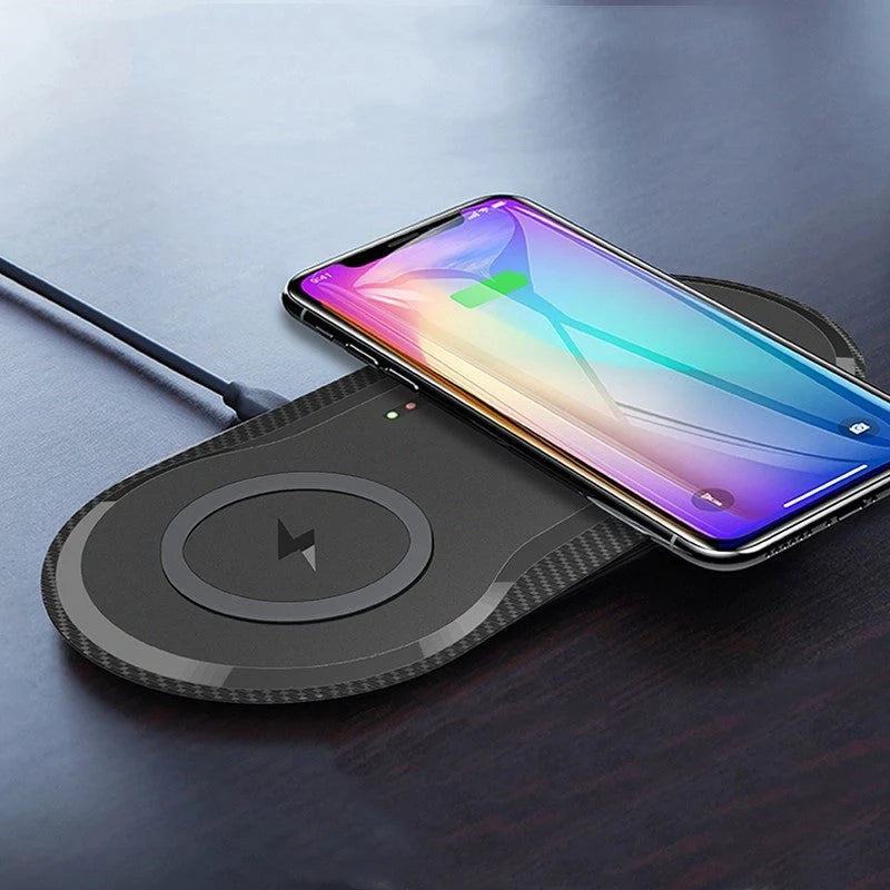 Dual wireless charger for mobile phones in black and white with intelligent temperature control