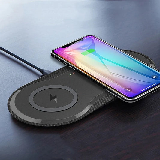 Dual wireless charger for mobile phones in black and white with intelligent temperature control