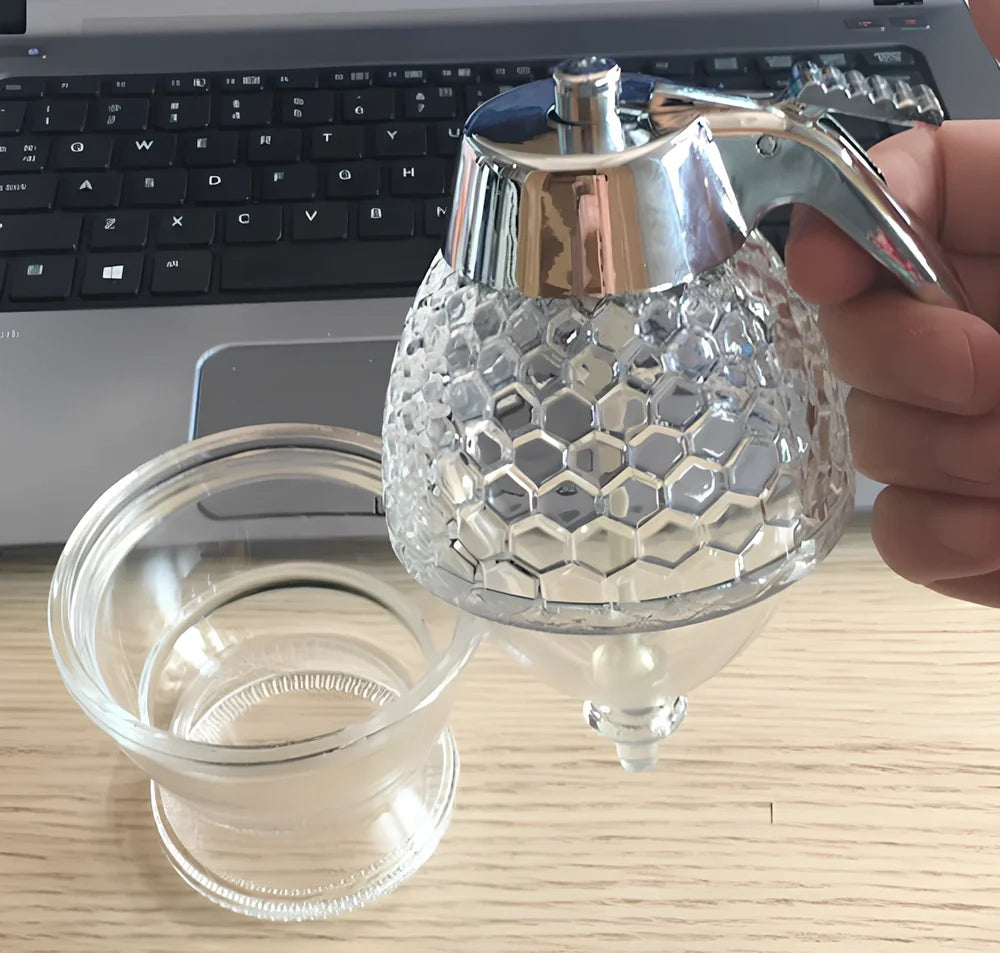 Transparent kitchen honey dispenser showing 200ml capacity with measurements 8.3x10x15cm