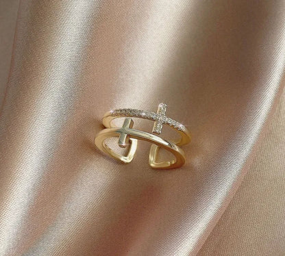 Adjustable copper ring with white gold finish and zircon gemstones, geometric design, fits sizes 5-9