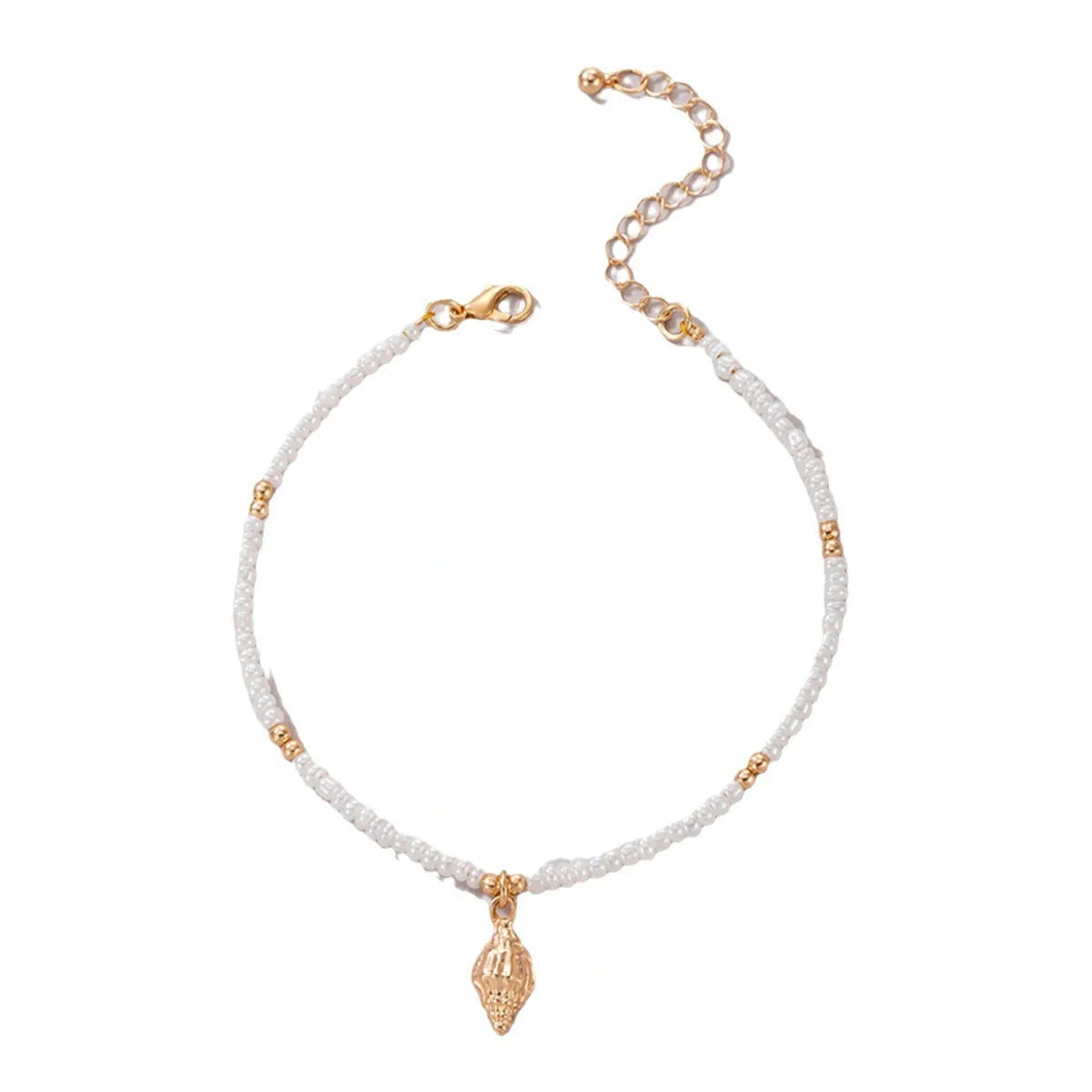 Stylish and adjustable beach shell anklet with bohemian-inspired design, perfect for adding a touch of coastal charm to summer outfits