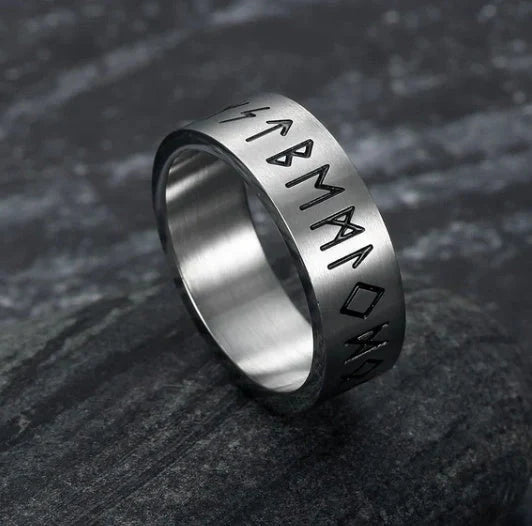 Sleek and Swiveling Titanium Steel Ring in vintage-inspired design, featuring a rotatable feature for customizable style