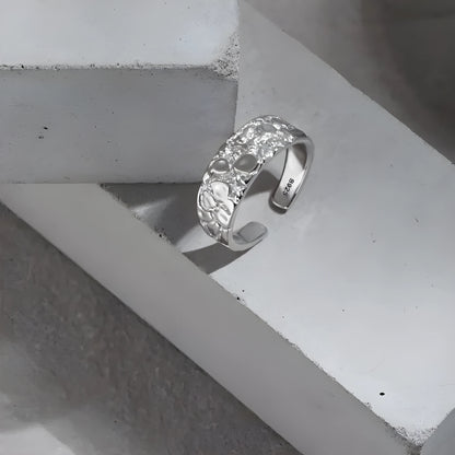 Hammered texture S925 sterling silver adjustable opening ring with white gold colour electroplating