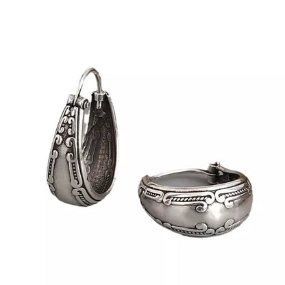 Vintage carved pattern earrings in silver alloy with geometric design