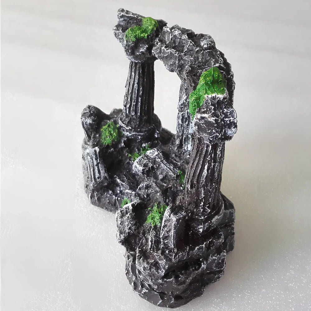 Three Roman column resin decorations for aquariums measuring 9.3cm length each