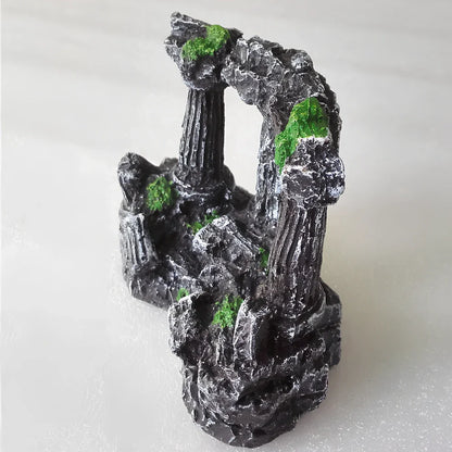 Three Roman column resin decorations for aquariums measuring 9.3cm length each