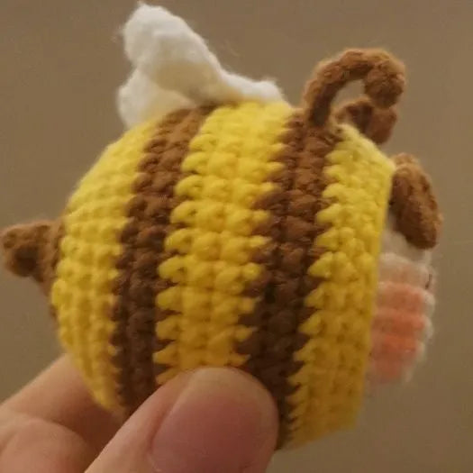 Handmade crocheted bee plush pendant for woolen dolls in soft material