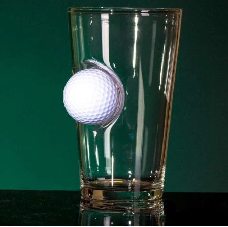 Golf-embedded borosilicate beer mug with hydrophobic silicone membrane, 460ml capacity