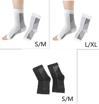 Invisible heel compression socks in black colour with absorbent insole design