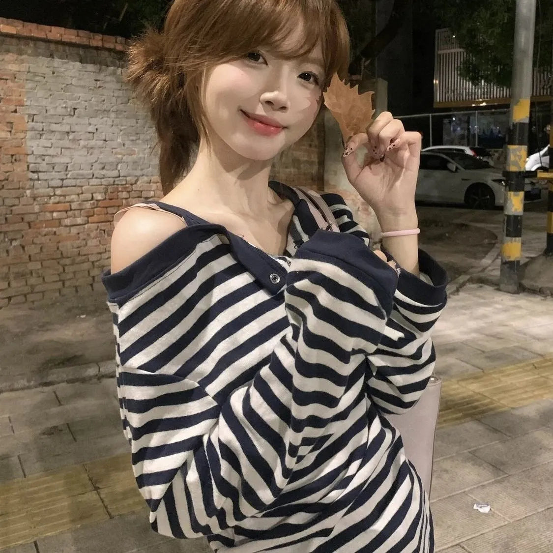 Women's dark blue Korean-style oversized long-sleeved t-shirt with embroidery and stripe details on viscose fabric