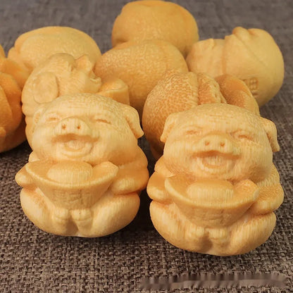 Fulu pig solid bamboo carving ornament showing 4cm height and 3.5cm diameter ingot pigskin design