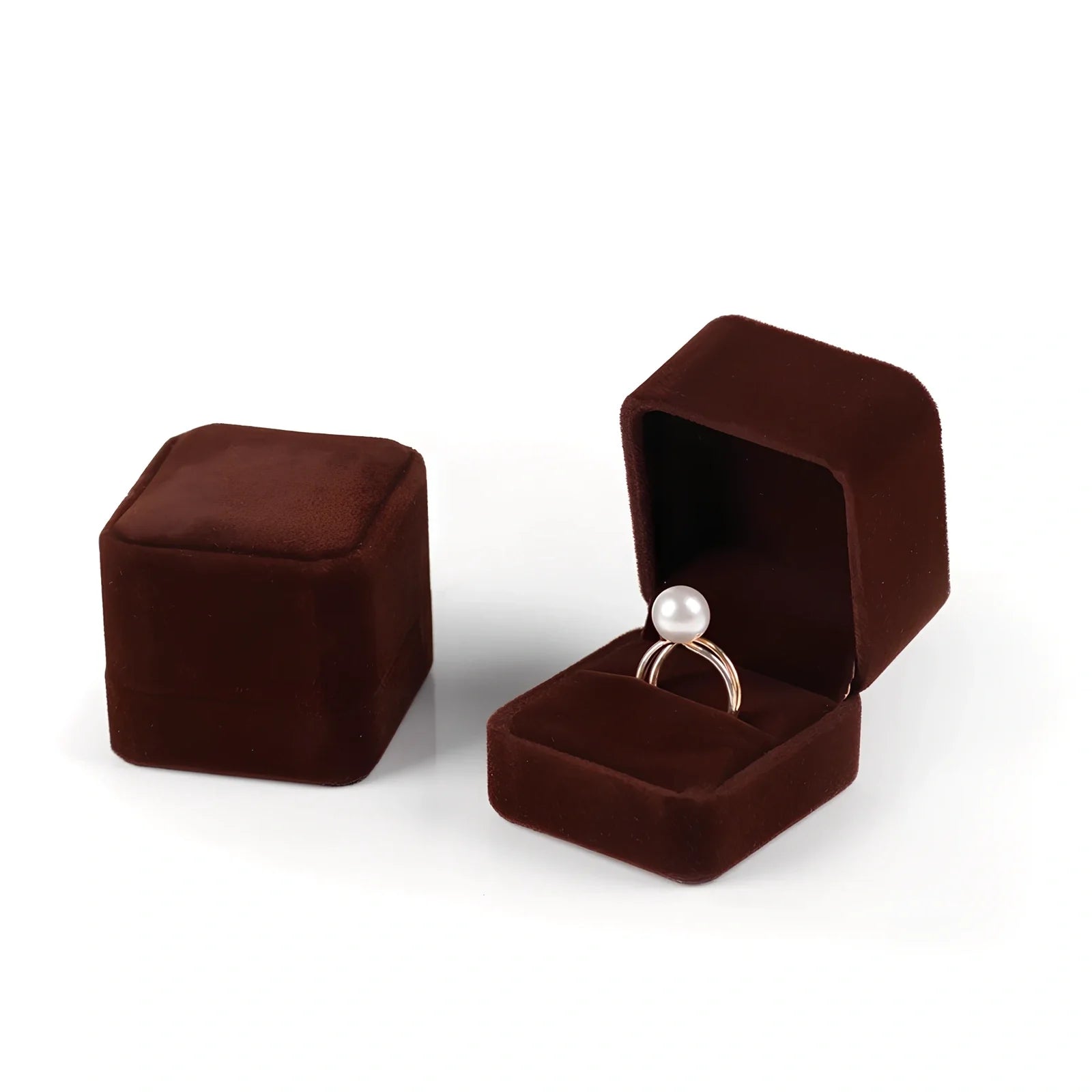 Flannel-lined jewellery box measuring 5x5x4.5cm in beige colour with MDF construction