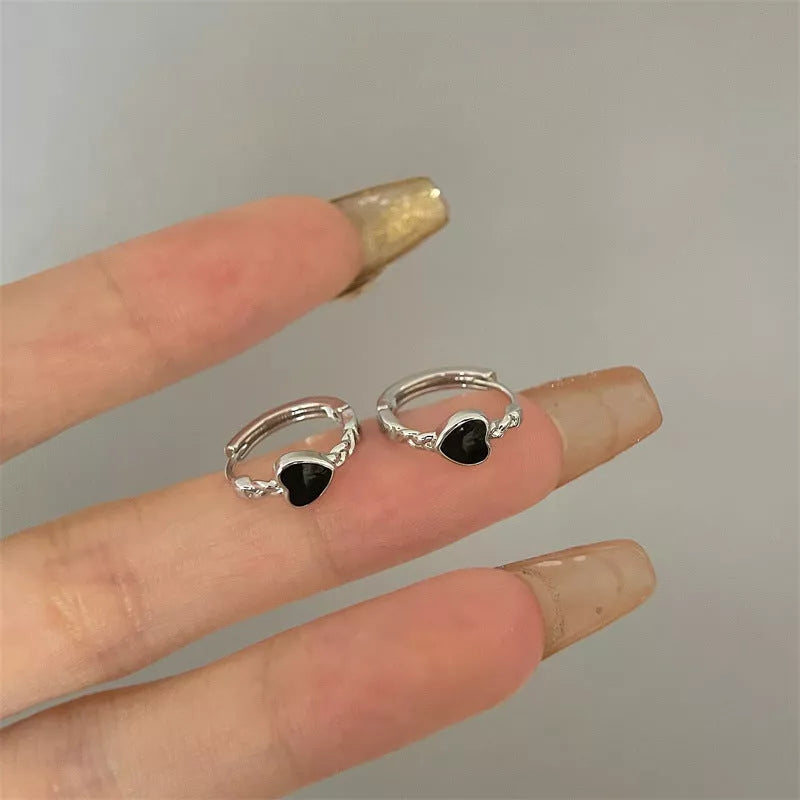 Black and red love heart earrings for women, summer ear clip with geometric design