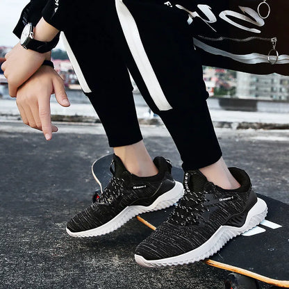 Men's breathable running shoes with mesh upper in multiple colour options