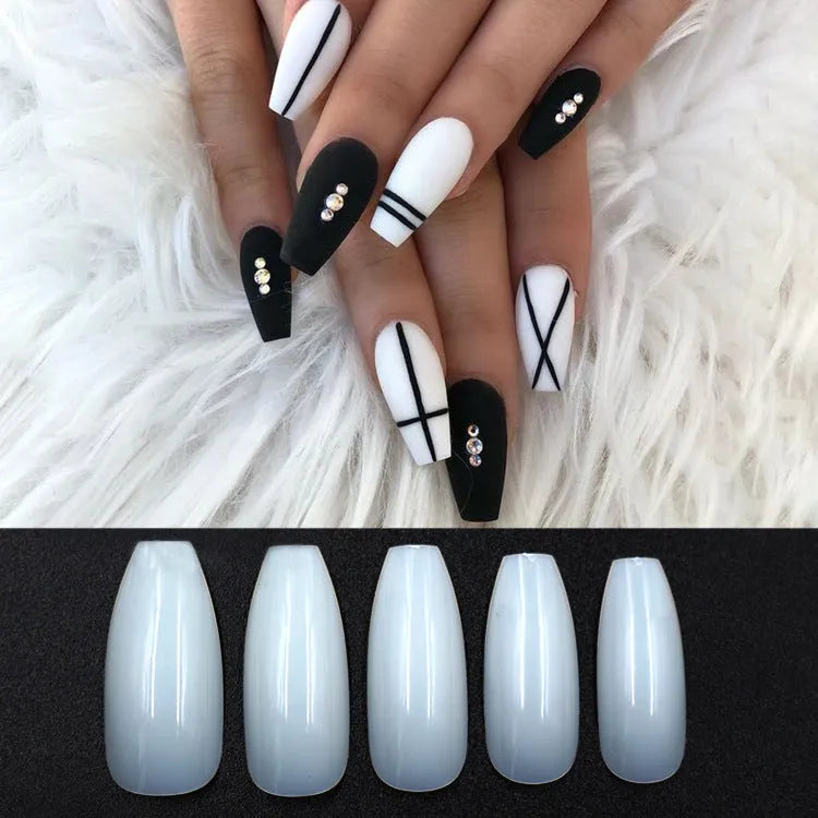 500 clear natural ABS artificial false nails in 10 different sizes for gel or acrylic application.