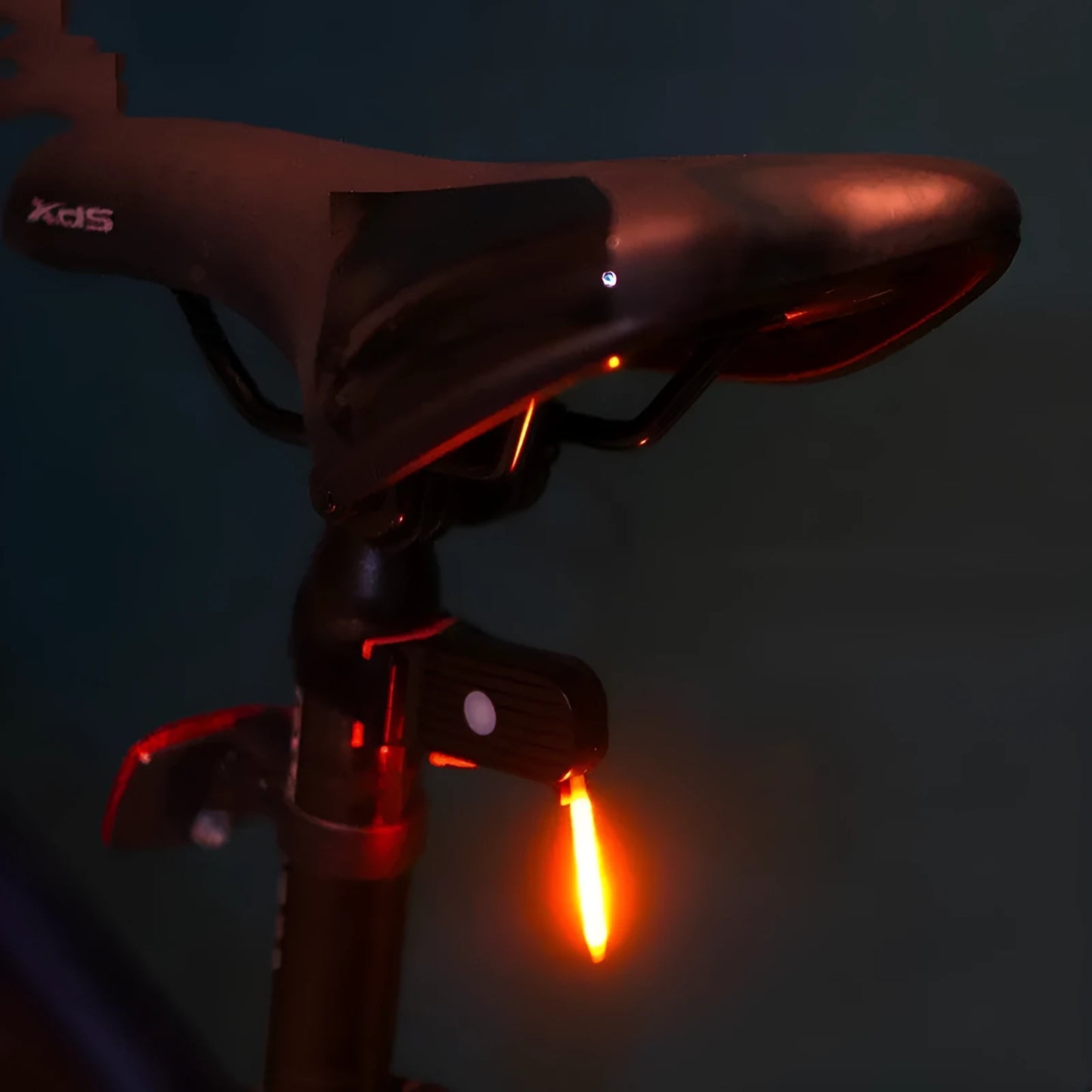Waterproof USB charging riding taillight for bicycle and motorcycle modification in five colour options