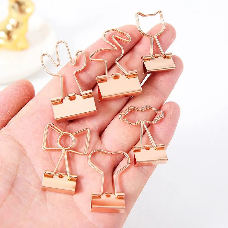 Golden decorative metal clip with 5.5cm length and 2.5cm tail in bow, cactus, cat, flamingo, or love design