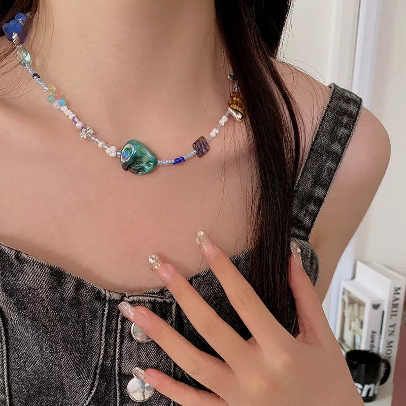 Natural stone pearl necklace with brass gold-plated chain, retro style