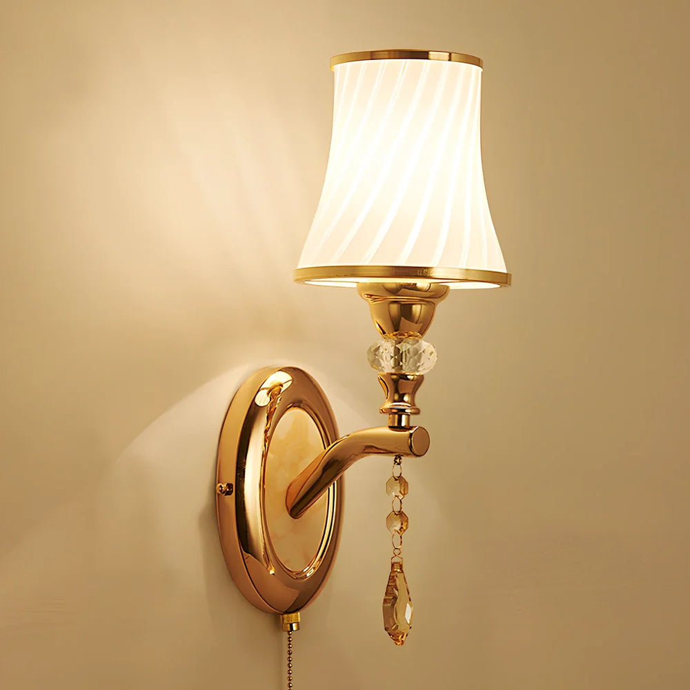 European-style wall lamp with glass shade measuring 29x34cm with cable switch and E14 bulb holder