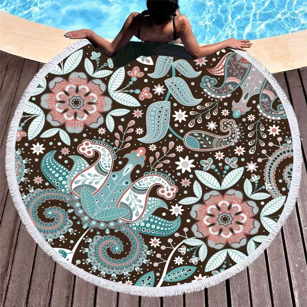 Circular Macharo beach towel with vibrant digital printing, 150 x 150 cm