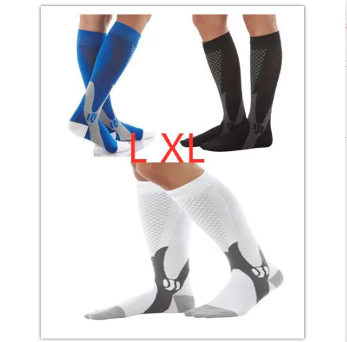 Graduated compression socks for men and women in black, designed for running and flight travel