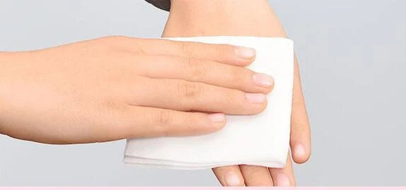 Pack of 80 thick, super soft non-irritating baby wipes, 13CM * 20CM each