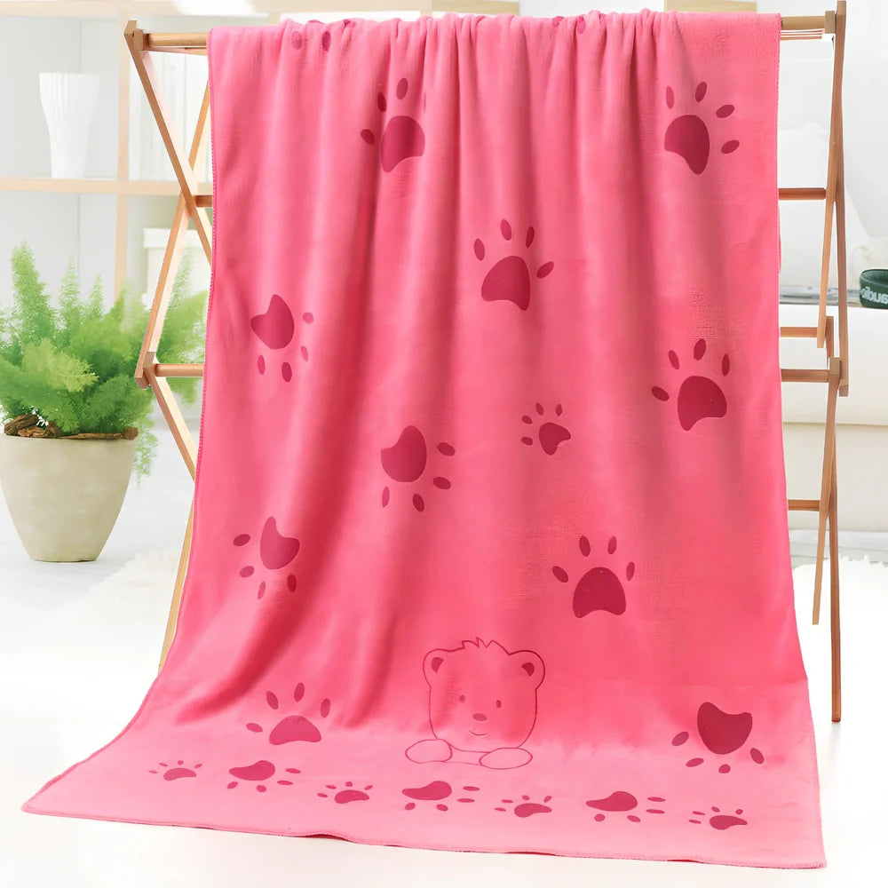 Microfiber bath towel with cartoon character print measuring 70cm wide by 140cm long