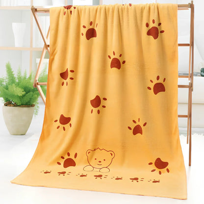 Microfiber bath towel with cartoon character print measuring 70cm wide by 140cm long