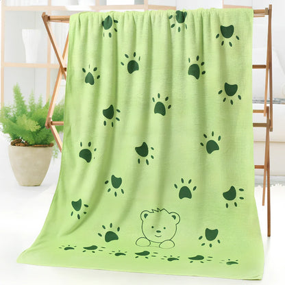 Microfiber bath towel with cartoon character print measuring 70cm wide by 140cm long