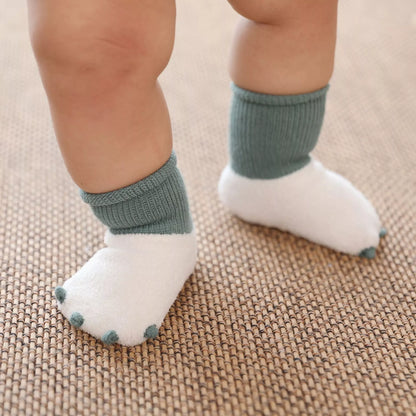 Warm baby socks in khaki, white, toon, and black colors for sizes S, M, L