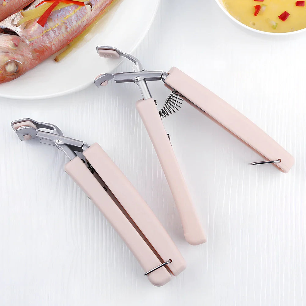 Stainless steel tray holder gripping baking tray with non-slip chuck mechanism and widened handle