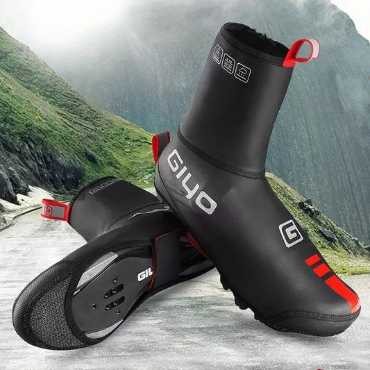 Giyo Cycling Waterproof Shoe Covers in Black, size XL, on a bicycle pedal