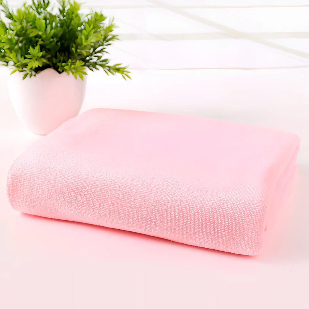 Microfiber bath towel in beige, 70x140cm size, quick-drying for beach or shower use