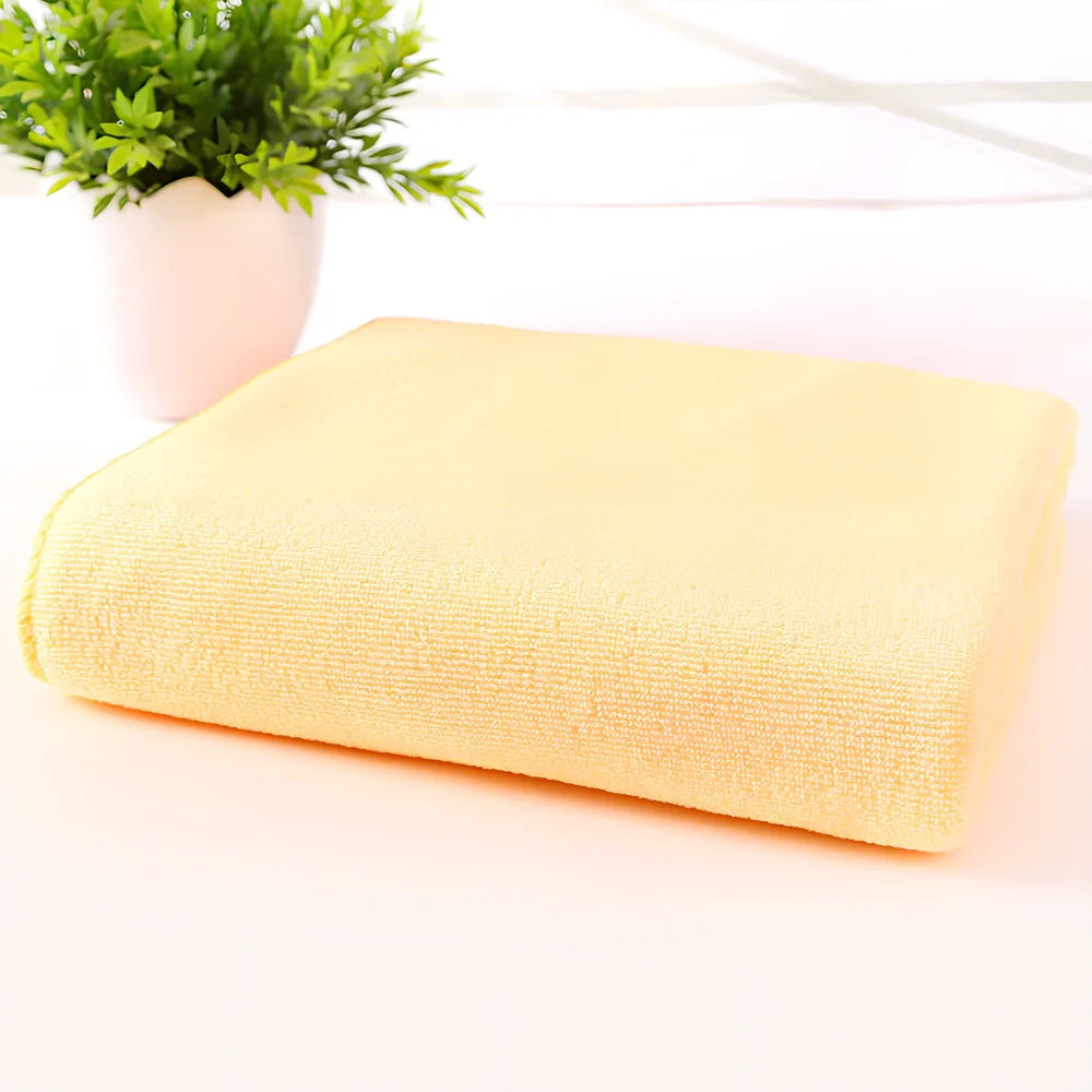 Microfiber bath towel in beige, 70x140cm size, quick-drying for beach or shower use