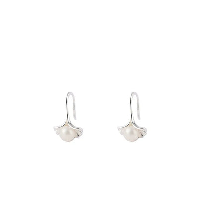 Silver ginkgo leaf ear hooks for women with pearl detail, copper electroplated flower-shaped earrings, one pair