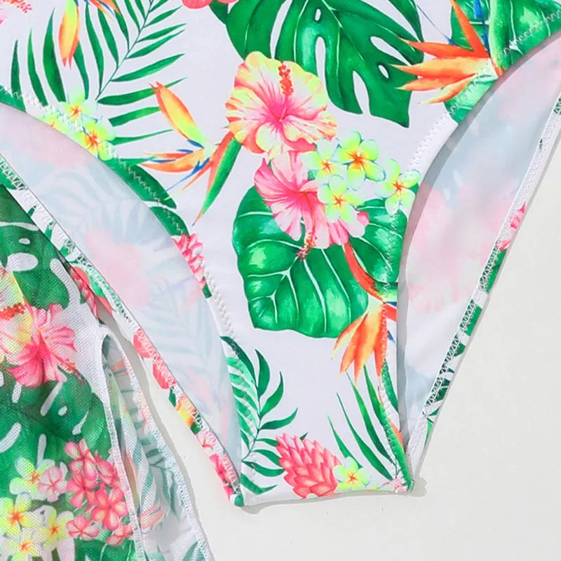 Girls' two-piece swimsuit with Korean floral patterns in picture colours, sizes 130cm to 160cm
