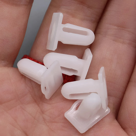 60-piece pack of D318 coloured PA66 plastic automobile glue nails and buckles for trim fastening.